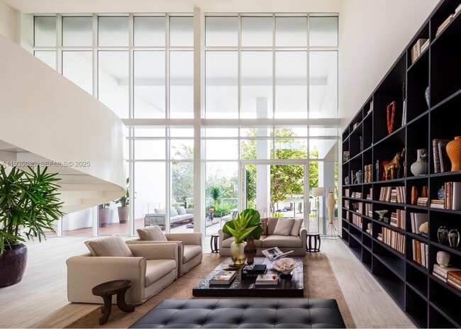 Building Photo - 4701 Meridian Ave