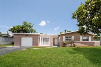 Building Photo - 2220 NW 44th Ave