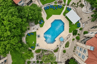 Building Photo - Waters Edge Apartment Homes