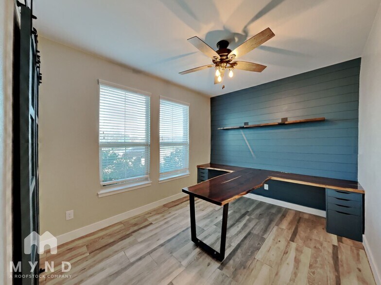 Building Photo - 1016 Blooming Prairie Trail