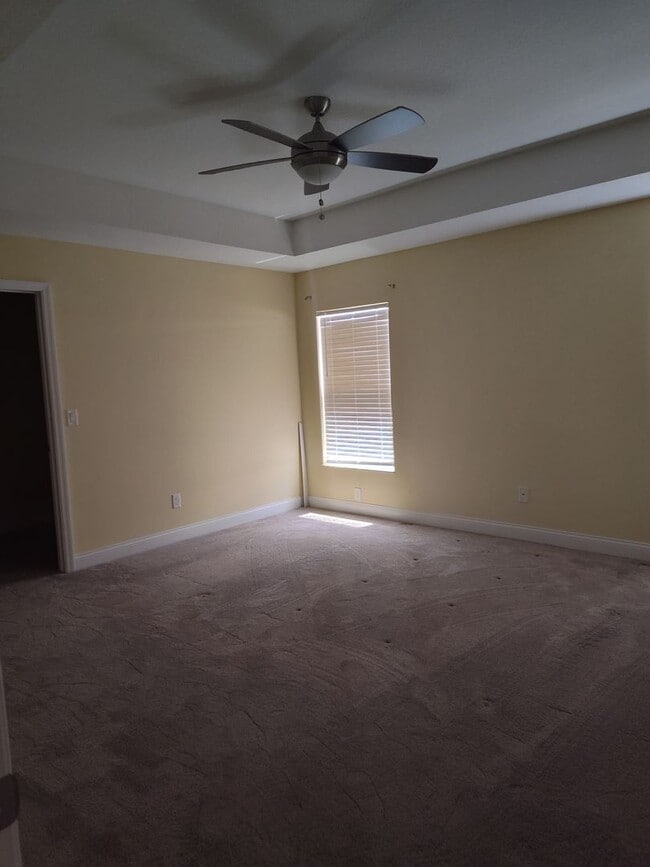 Building Photo - Spacious 4BR/2BA Home in Oaks at Ocala Cro...