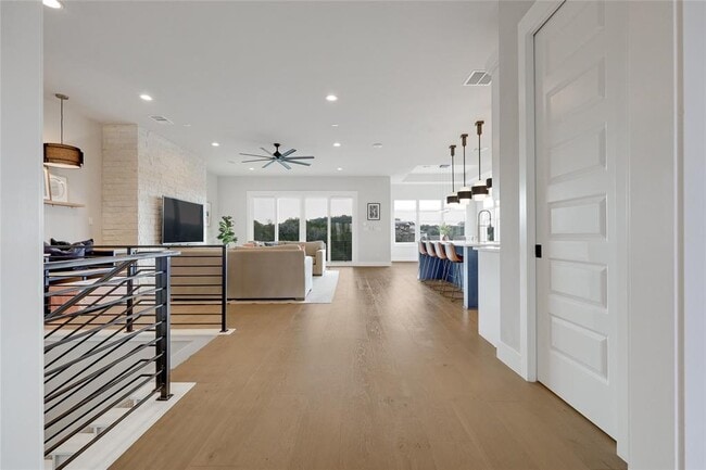 Building Photo - 15421 McCormick Vis