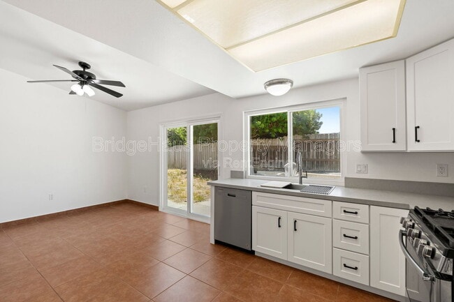 Building Photo - 4181 Galbar St