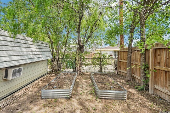 Building Photo - 339 Future Dr