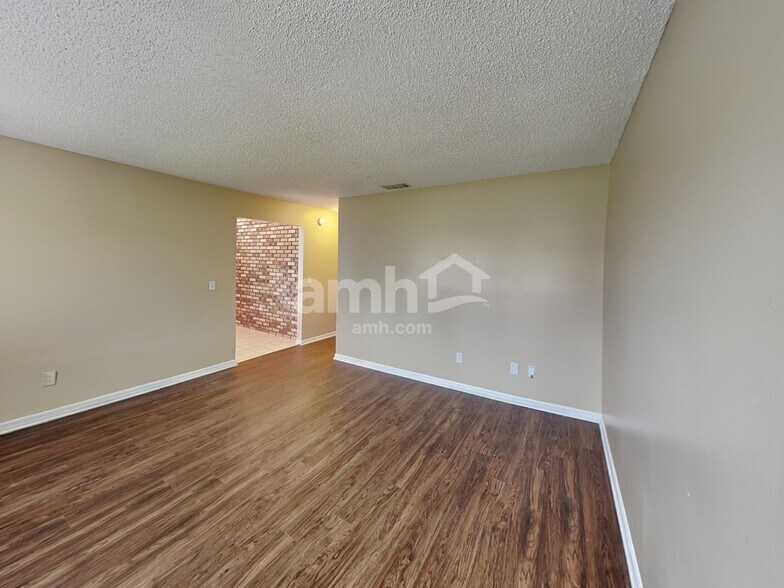 Building Photo - 4615 Tiffany Woods Cir
