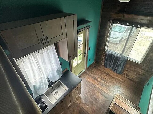 Building Photo - Tiny house living