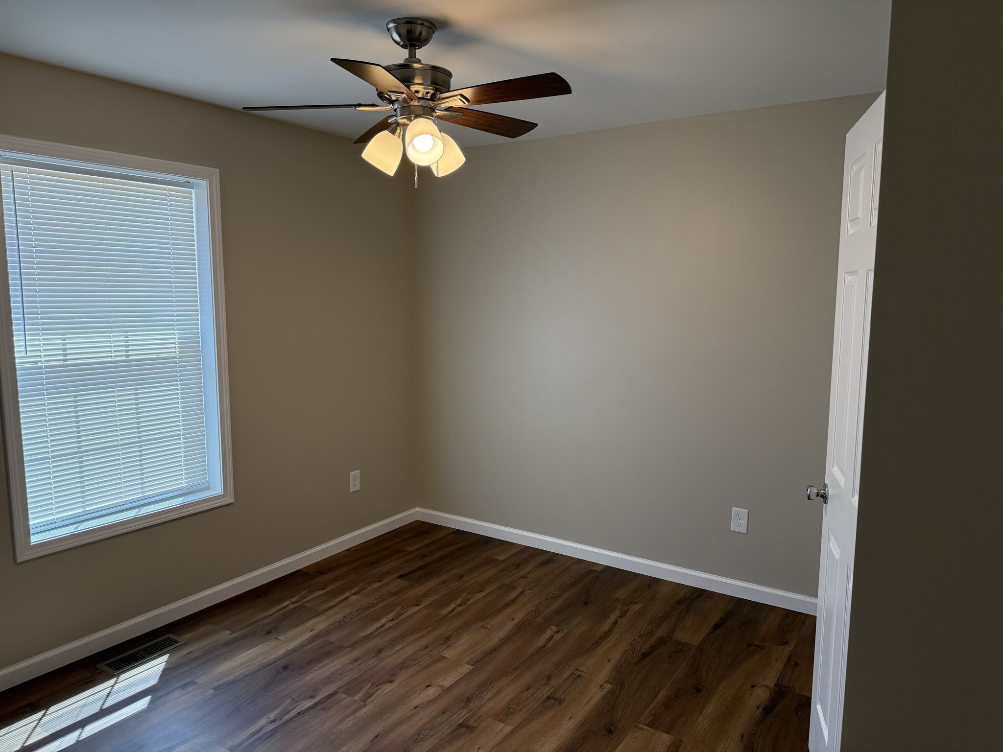 Building Photo - 105 Robins Way