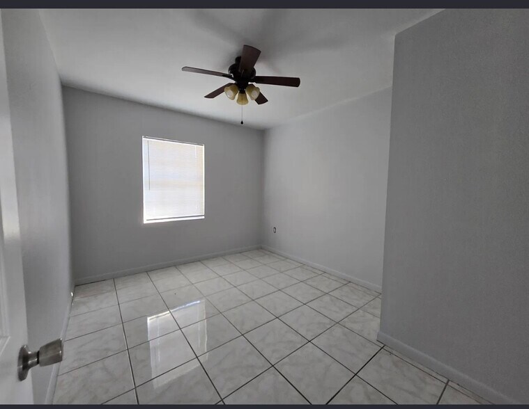 Building Photo - 21 Mountain Dr