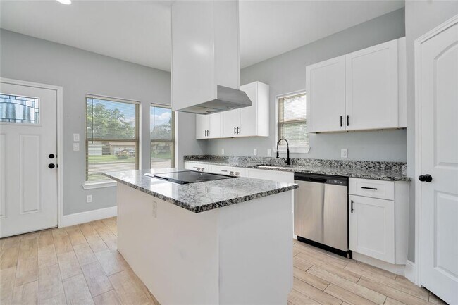 Building Photo - 5754 Reed Rd