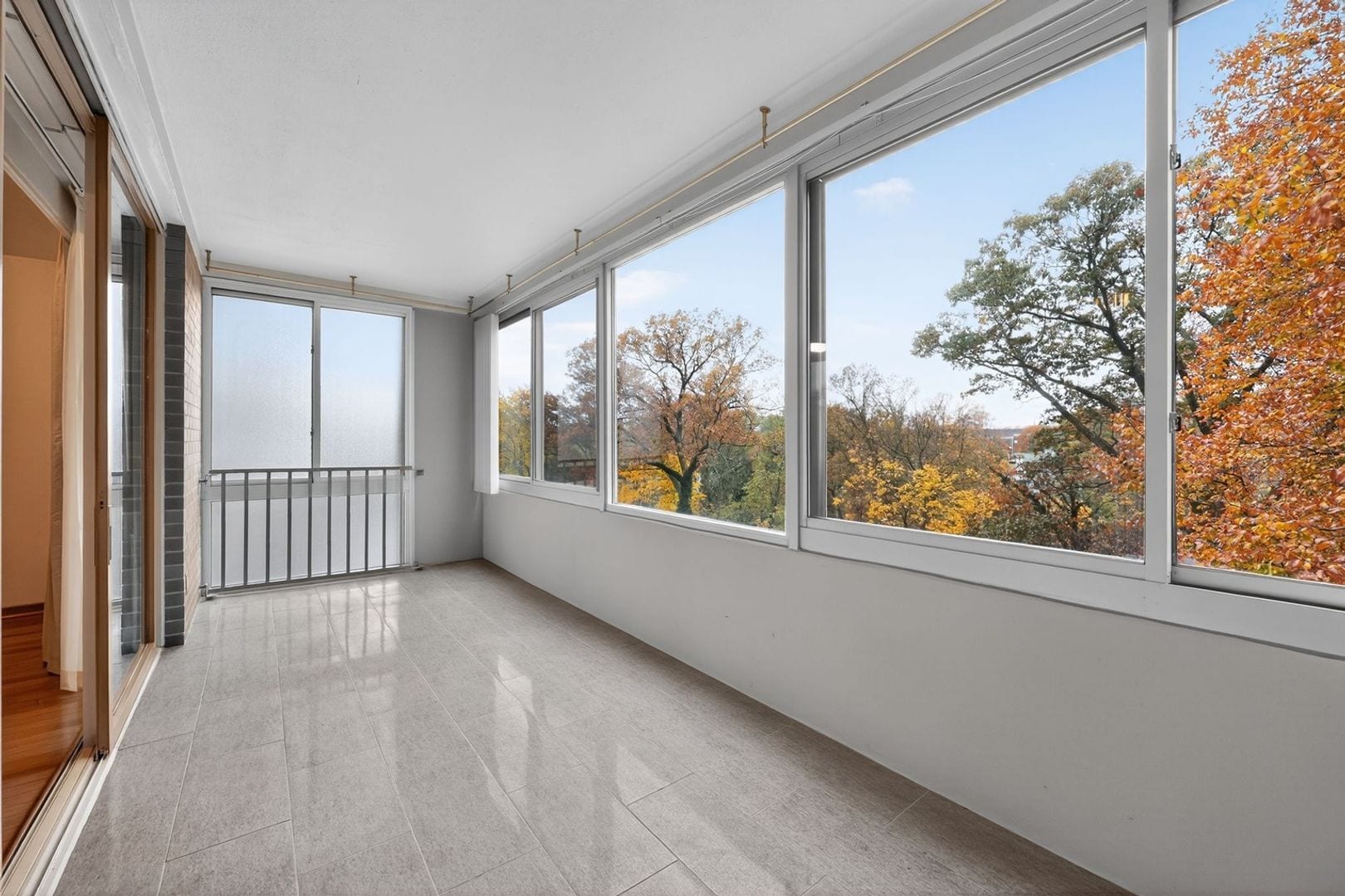 Building Photo - 2324 Madison Rd