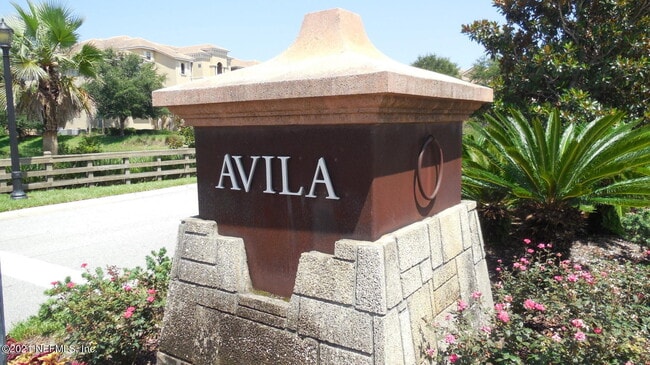 Building Photo - 425 La Travesia Flora
