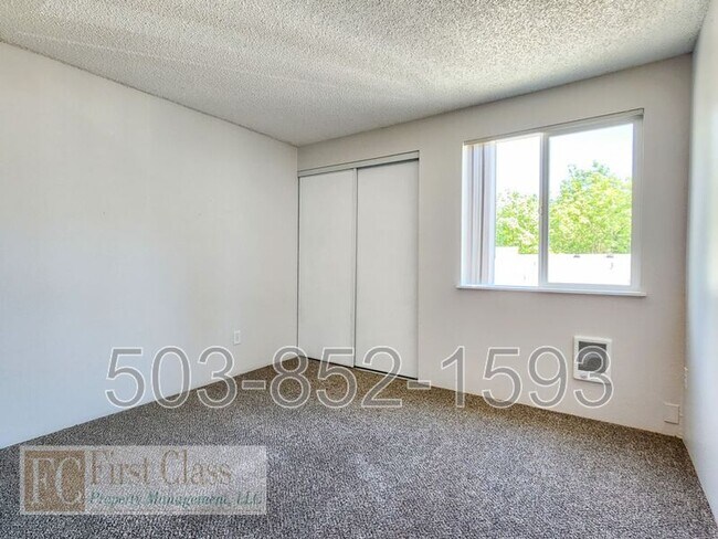 Building Photo - 3648 SW Beaverton Hillsdale Hwy