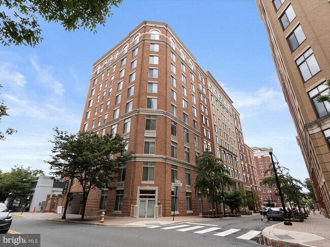Building Photo - 1205 N Garfield St