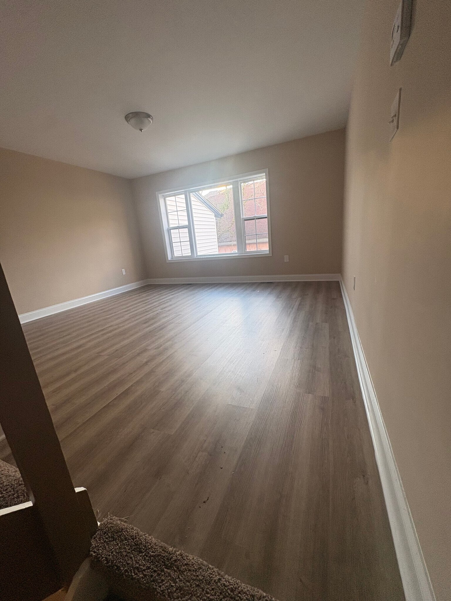 Building Photo - 302 Hendrickson Ln