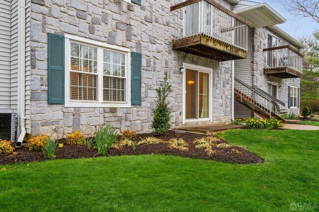 Building Photo - 101 Quince Ct