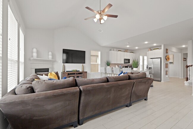 Building Photo - 14615 Olive Sparrow Ln