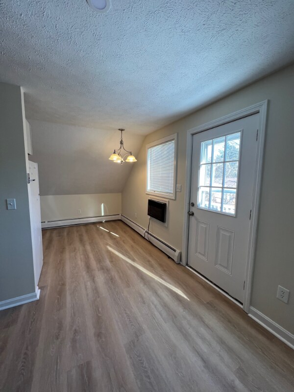 Building Photo - 891 Mammoth Rd