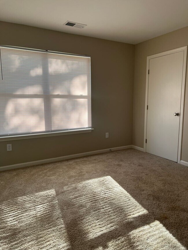 Building Photo - 2BD/2BA Condo located on the Germantown/Memphis Line!