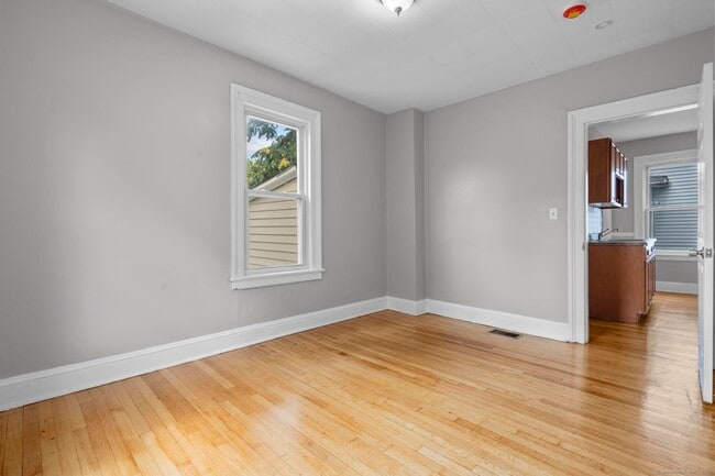Building Photo - 857 Noble Ave