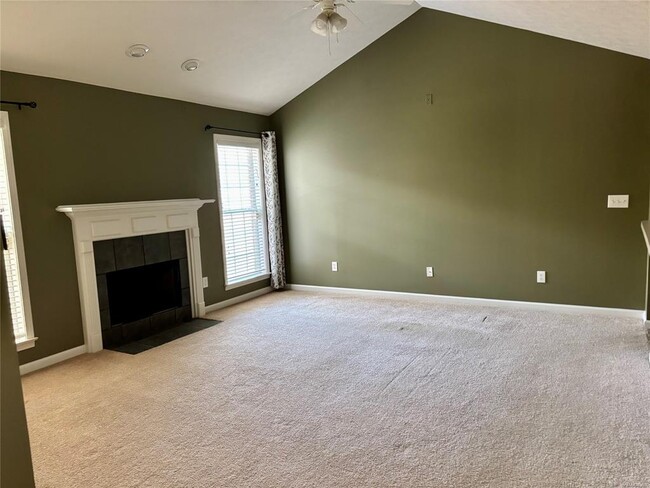 Building Photo - 1315 Cameron Ct