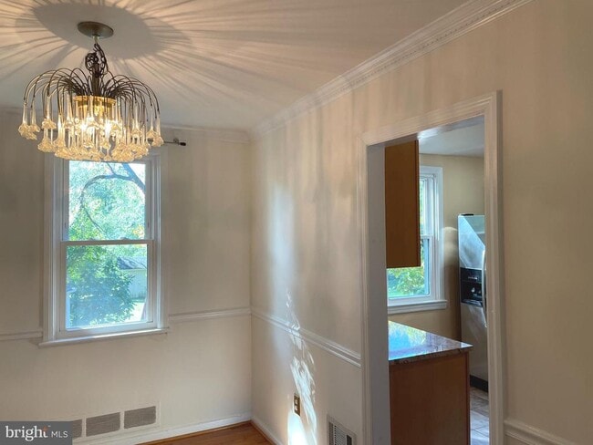 Building Photo - 610 Ritchie Ave