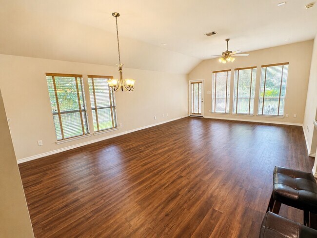 Building Photo - 12018 Grace Hall Dr