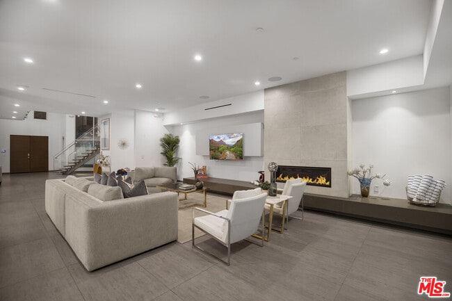 Building Photo - 6379 Colgate Ave