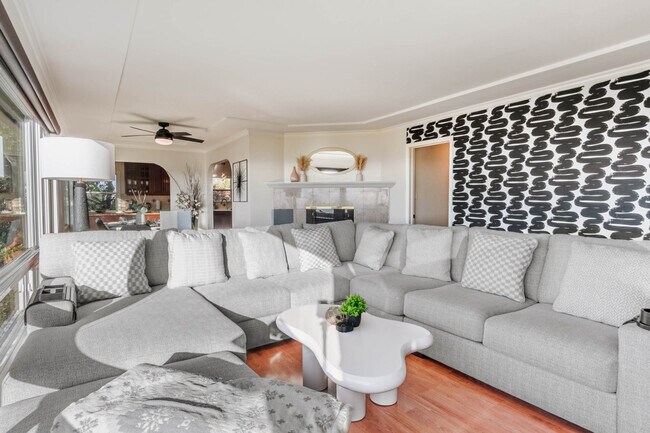 Primary Photo - 5008 Onstad St