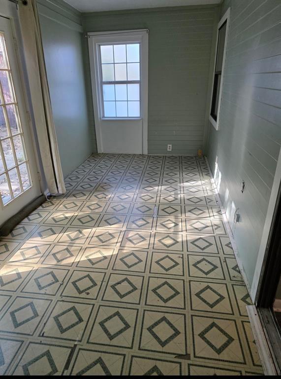 Building Photo - 3414 Hollywood Ave