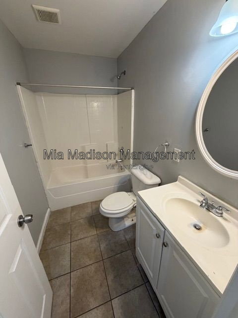 Building Photo - 319 W 31st St