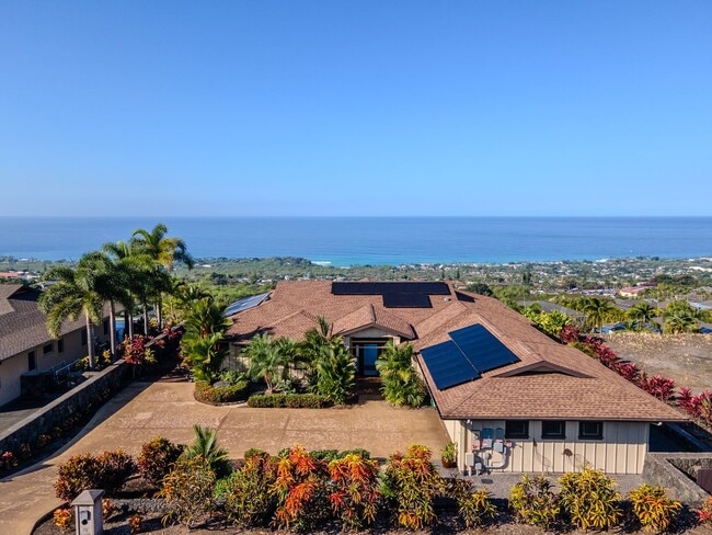 Building Photo - Kona Vistas 3 bedroom 2.5 bath fully furnished home with a pool & office