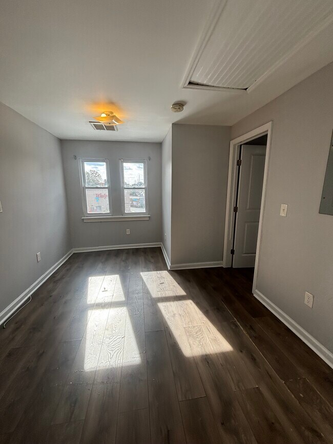 Unit 3 - 856 Grove St