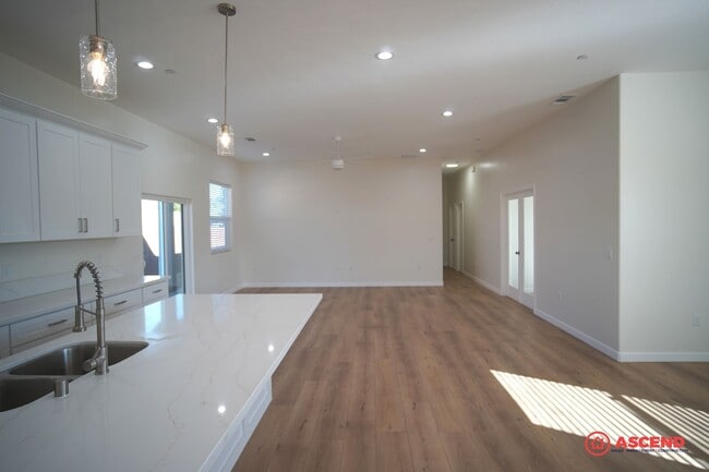 Building Photo - Brand New Home In Tehachapi!