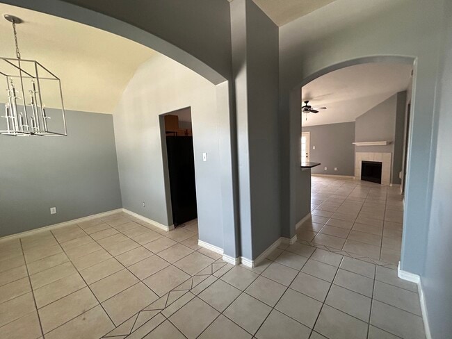 Building Photo - 17235 Glenpatti Dr