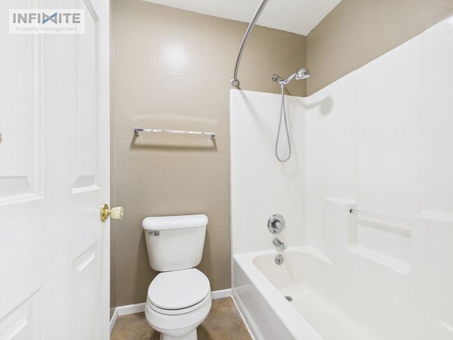 Building Photo - 2 Bedroom | 2 Bathroom Condo Single-Level Lower-Level Living