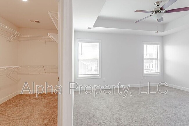 Building Photo - 502 Milbury Way