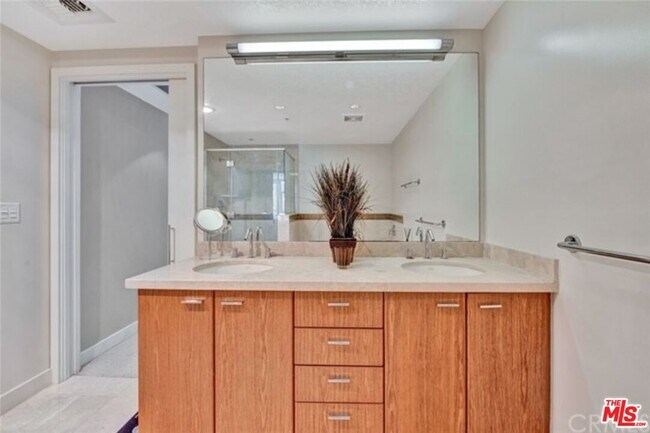 Building Photo - 3141 Michelson Dr