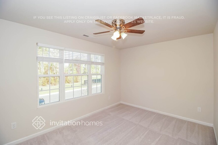 Building Photo - 360 Hollingswood Dr