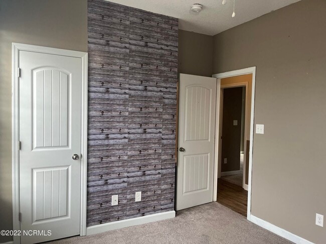 Building Photo - Welcome to Dairyfarm Road!
