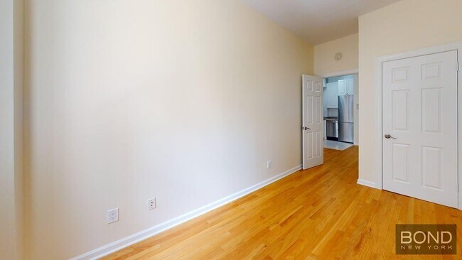 Building Photo - 52 W 56th St
