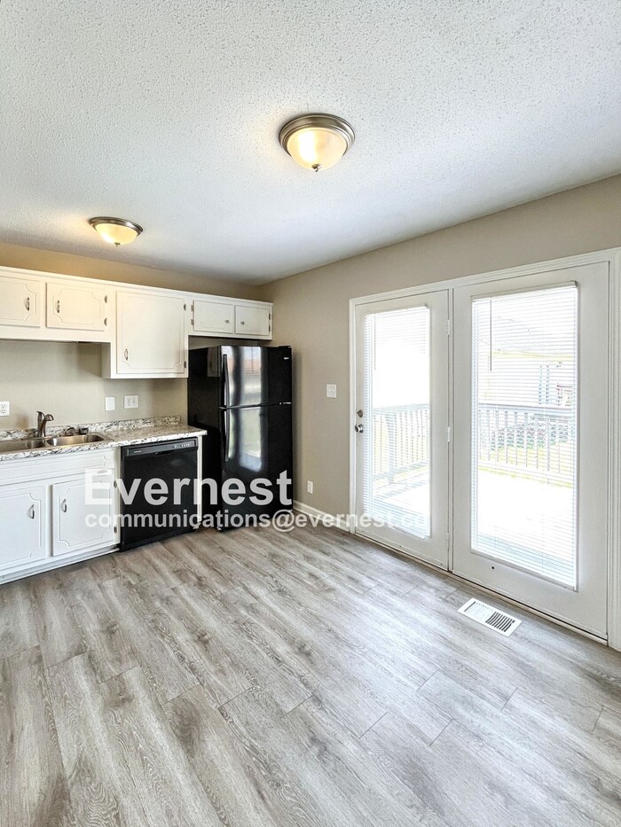 Building Photo - 1300 Chucker Dr