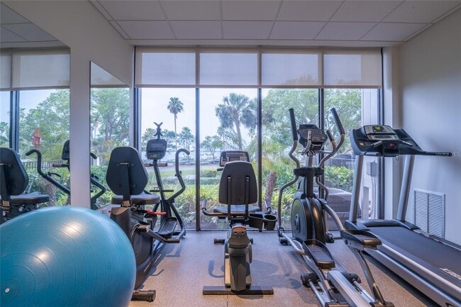 Building Photo - 770 S Palm Ave