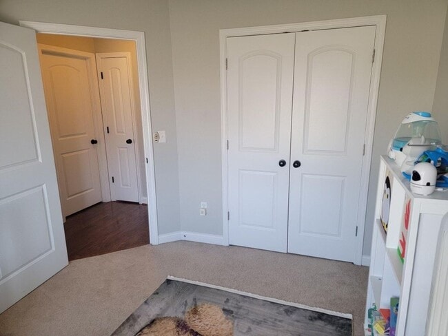 Building Photo - 230 Settlers Pass