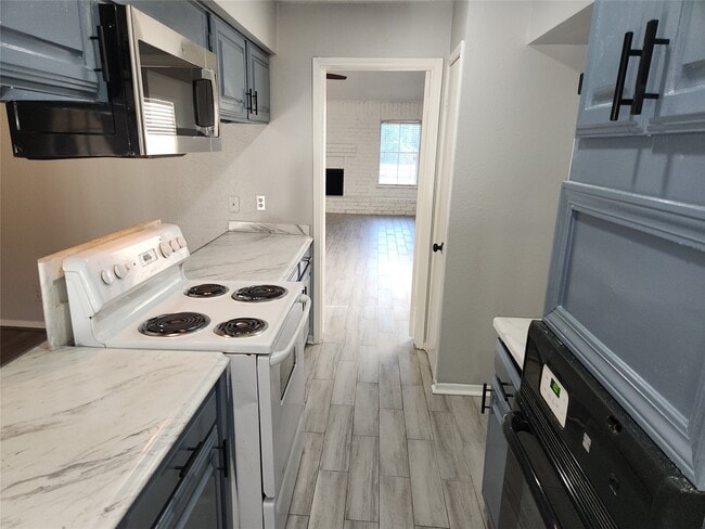 Building Photo - 22127 Elsinore Dr