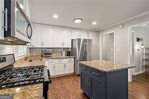 Building Photo - 3235 Woodview Dr SE