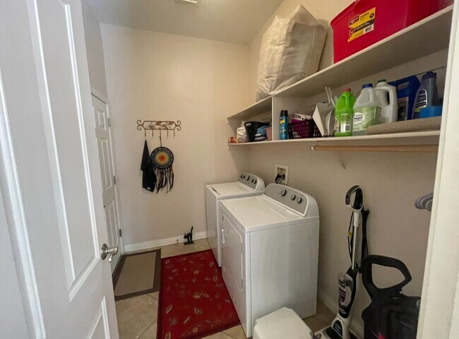 Building Photo - 1961 E Lipan Blvd