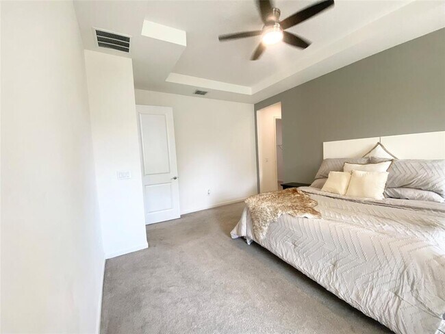 Building Photo - 724 Winterside Dr