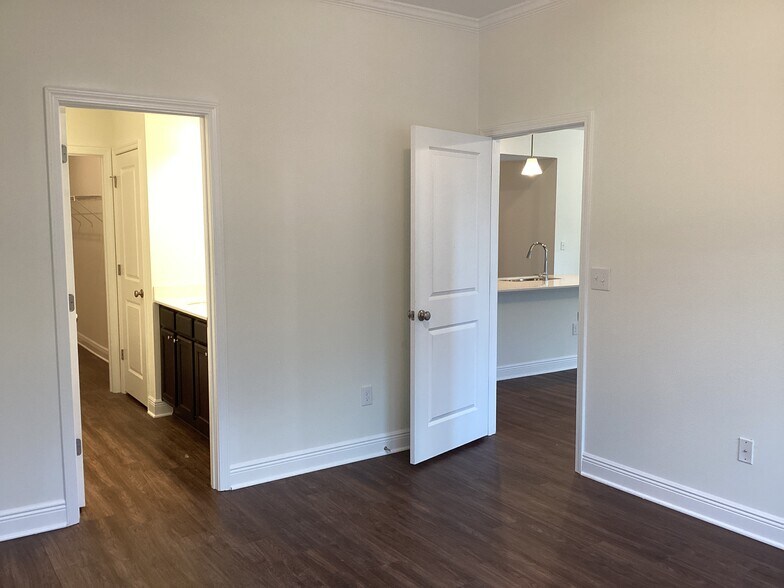 Building Photo - 20275 Calla Lily Dr
