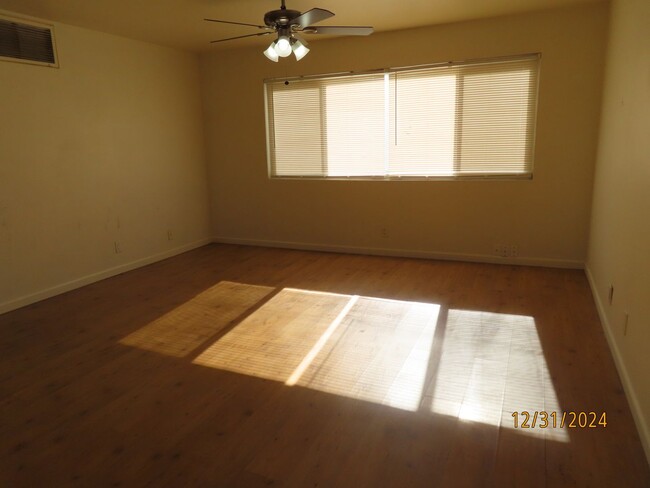 Building Photo - Beautiful 2 Bedroom 2 bath Condo