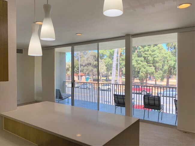 Building Photo - Mid-Century Modern Condo with Views of Balboa Park - 2 Bed x 2 Bath with Parking